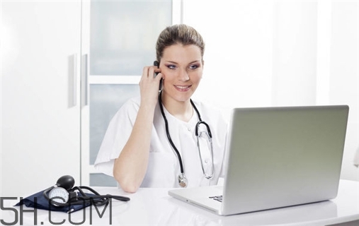 白內(nèi)障會(huì)引起頭疼嗎？白內(nèi)障會(huì)引起眼壓高嗎？