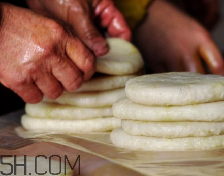 糍粑不能和什么一起吃？糍粑哪些人不能吃