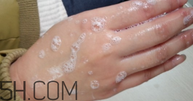 御泥坊黑玫瑰潔面乳怎么樣？御泥坊黑玫瑰潔面乳好用嗎？