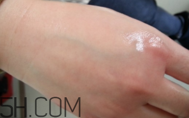 御泥坊黑玫瑰潔面乳怎么樣？御泥坊黑玫瑰潔面乳好用嗎？