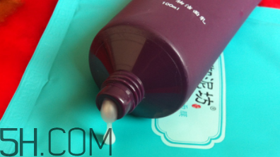 御泥坊黑玫瑰潔面乳怎么樣？御泥坊黑玫瑰潔面乳好用嗎？