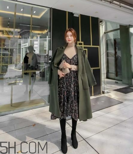 綠色大衣配什么顏色打底衫？綠色大衣里面配什么？