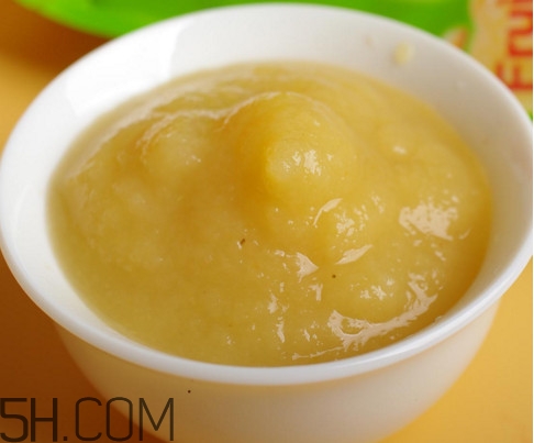 蘋(píng)果泥為什么是紅色的？蒸熟的蘋(píng)果泥和生蘋(píng)果泥有區(qū)別嗎