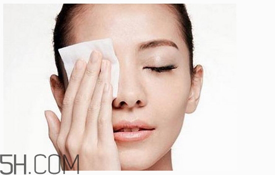 卸妝油如何卸眼妝？不化妝怎么用卸妝油？