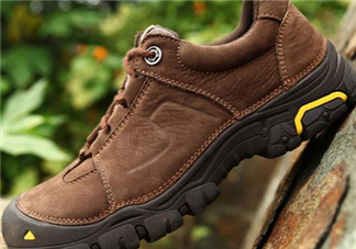 徒步鞋要買大一碼嗎？徒步鞋重嗎？