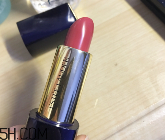 雅詩蘭黛和迪奧口紅哪個(gè)好用？雅詩蘭黛傾慕420口紅怎么樣？