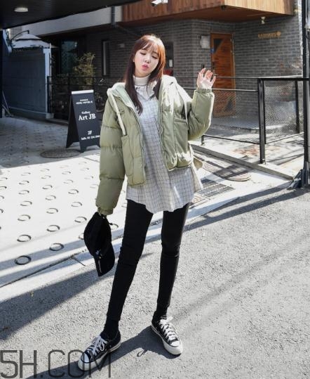 綠色羽絨服怎么搭配？綠色羽絨服搭配圖片