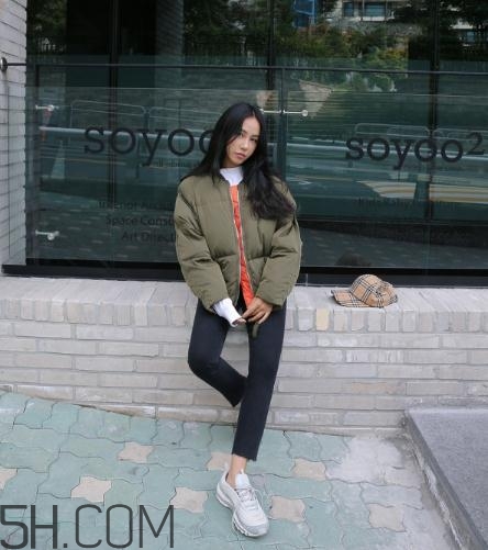 綠色羽絨服怎么搭配？綠色羽絨服搭配圖片