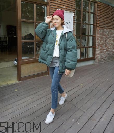 綠色羽絨服怎么搭配？綠色羽絨服搭配圖片