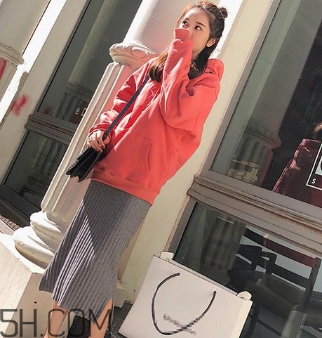 加絨衛(wèi)衣適合什么溫度？加絨衛(wèi)衣和毛衣哪個暖和？