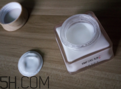 御泥坊礦物養(yǎng)膚霜怎么樣？御泥坊礦物養(yǎng)膚霜好用嗎？