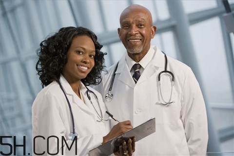 沙眼能戴隱形眼鏡嗎？沙眼能戴美瞳嗎？