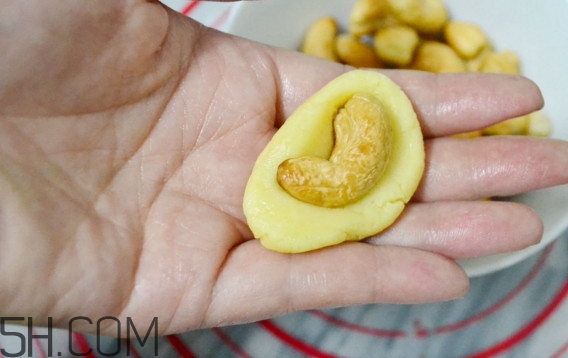 腰果是哪里的特產(chǎn)？腰果價格多少錢一斤