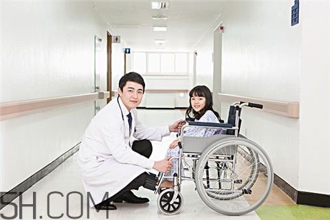 牙周炎用什么漱口水？牙周炎用鹽水漱口好嗎？