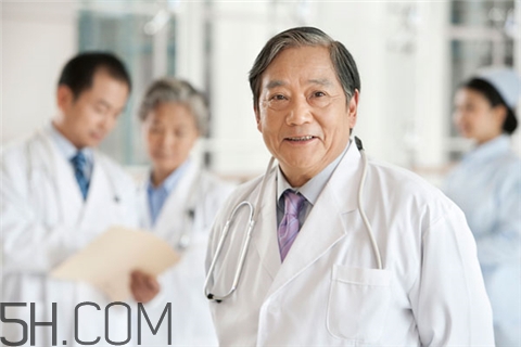 牙周炎吃頭孢有用嗎？牙周炎吃維生素c有用嗎？