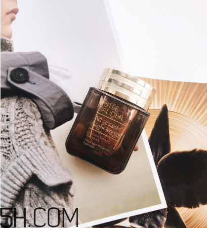 雅詩蘭黛安瓶膠囊價格多少錢？精華液可以天天用嗎？