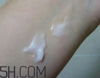 稚優(yōu)泉凍乳是什么？稚優(yōu)泉深海精靈保濕凍乳怎么用