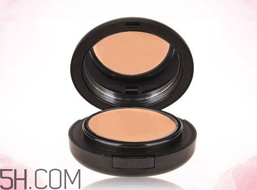 粉凝霜和氣墊bb的區(qū)別 氣墊粉凝霜和氣墊bb一樣嗎 粉凝霜和氣墊bb的區(qū)別 氣墊粉凝霜和氣墊bb一樣嗎