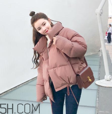 面包服是羽絨服嗎？面包服和羽絨服的區(qū)別