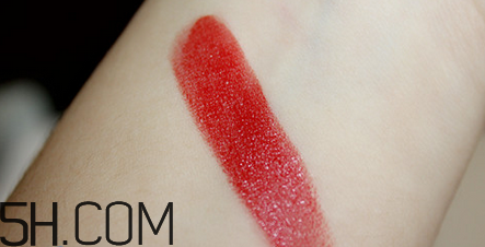 雅詩蘭黛和迪奧口紅哪個(gè)好用？雅詩蘭黛傾慕420口紅怎么樣？