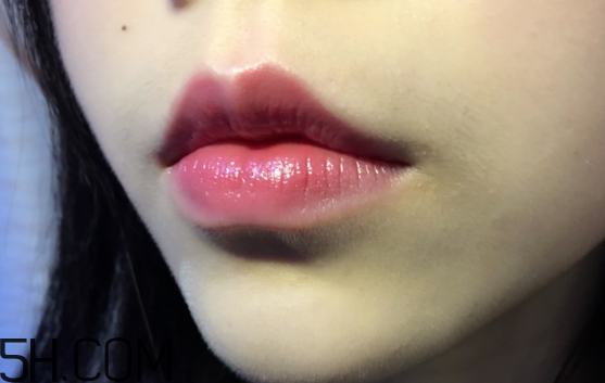 雅詩蘭黛和迪奧口紅哪個(gè)好用？雅詩蘭黛傾慕420口紅怎么樣？