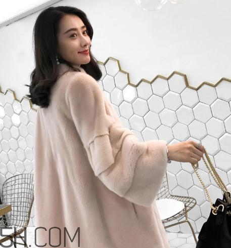 水貂絨大衣可以水洗嗎？水貂絨能用洗衣機(jī)洗嗎？