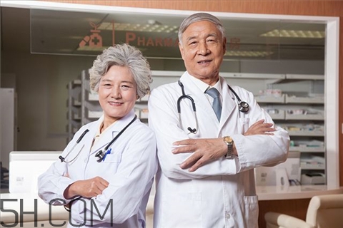 牙周炎需要洗牙嗎？牙周炎需要拔牙嗎？