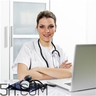 老花眼是什么癥狀？老花眼是白內(nèi)障嗎？