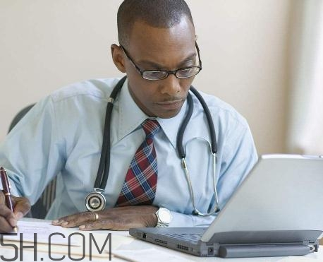 前列腺癌要化療嗎？前列腺癌要切除睪丸嗎？