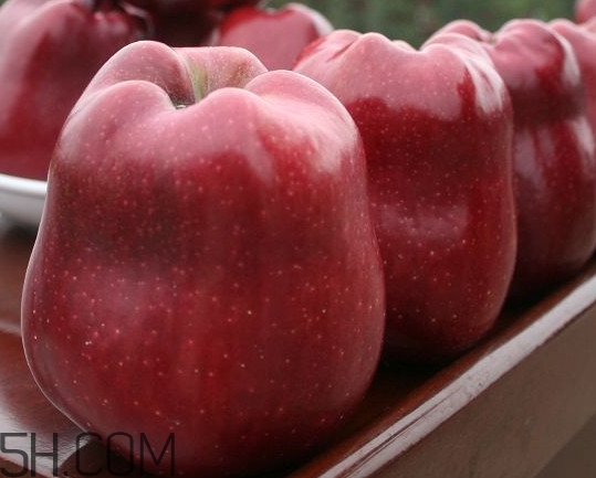 花牛蘋(píng)果有糖心能吃嗎？花牛蘋(píng)果的皮有臘可以吃嗎