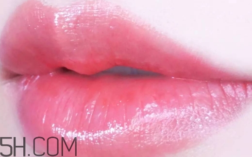 番茄紅是草莓紅嗎？番茄紅和草莓紅口紅區(qū)別