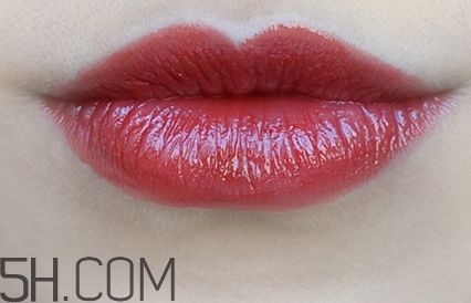 mac草莓紅和番茄紅像嗎？mac草莓紅和番茄紅對比