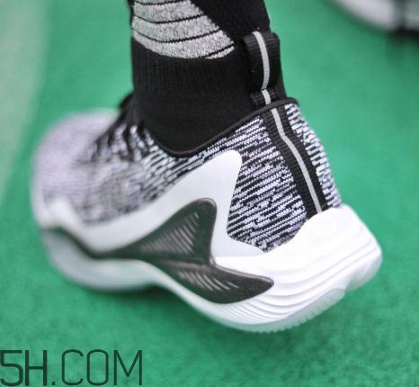 361度戟鋒籃球鞋多少錢？361度戟鋒籃球鞋實戰(zhàn)測評