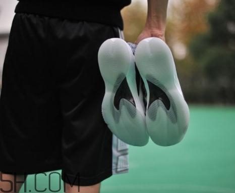 361度戟鋒籃球鞋多少錢？361度戟鋒籃球鞋實戰(zhàn)測評