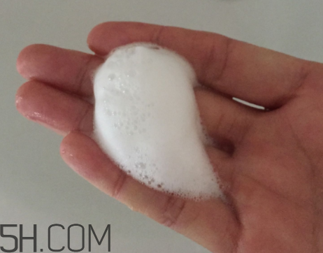 一葉子酪梨潔面乳怎么樣？一葉子酪梨潔面乳好用嗎？