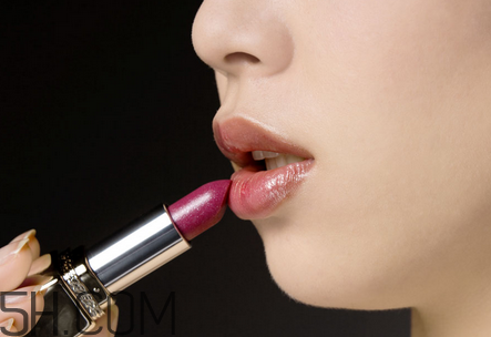 變色唇膏為什么變色？變色唇膏的原料