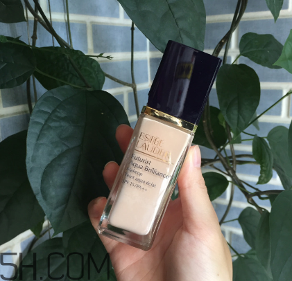 雅詩蘭黛沁水粉底液價格多少錢？雅詩蘭黛沁水粉底液測評