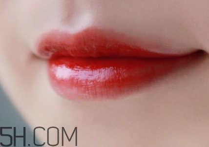 ysl黑管鏡面唇釉416真假辨別 ysl黑管鏡面唇釉416真假辨別