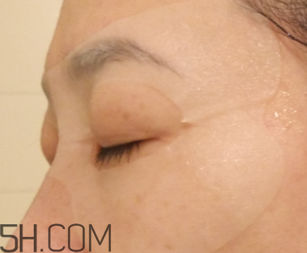 一葉子白茶眼膜怎么樣？一葉子白茶眼膜怎么用？