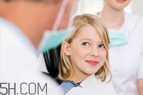 骨折吃鈣片有用嗎？骨折吃鈣片有副作用嗎？