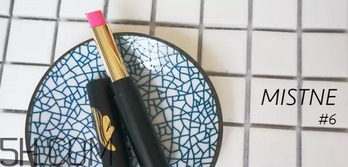 mistine羽翼口紅哪個(gè)色最火？mistine口紅在泰國賣多少錢？
