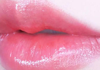 番茄紅是草莓紅嗎？番茄紅和草莓紅口紅區(qū)別