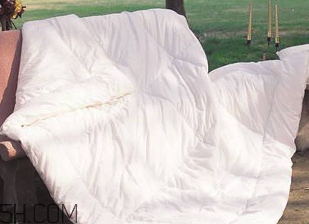 曬被子會上火嗎？被子會曬壞嗎