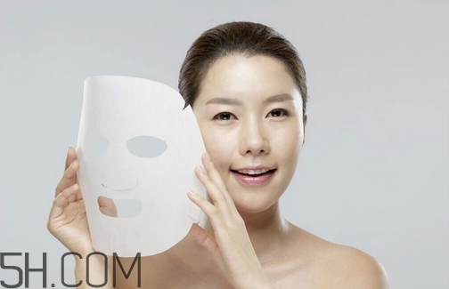 敷睡眠面膜臉刺痛怎么回事？閉口粉刺可以用面膜嗎？