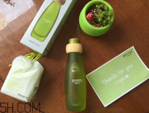 一葉子鮮補(bǔ)水柔膚水怎么樣？一葉子鮮補(bǔ)水柔膚水好用嗎？