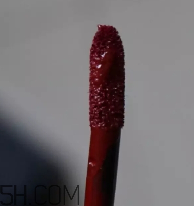 阿瑪尼紅管201多少錢？阿瑪尼紅管201停產(chǎn)了嗎？