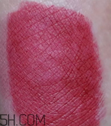 阿瑪尼紅管201多少錢？阿瑪尼紅管201停產(chǎn)了嗎？