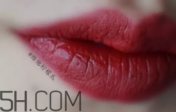 阿瑪尼紅管201多少錢？阿瑪尼紅管201停產(chǎn)了嗎？