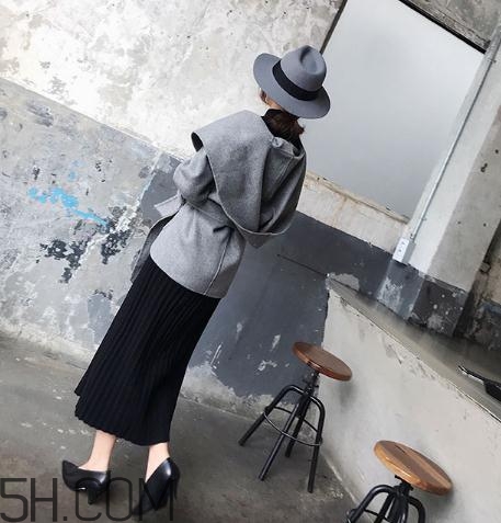 羊皮鞋會(huì)越穿越松嗎？羊皮鞋小了半碼怎么辦？