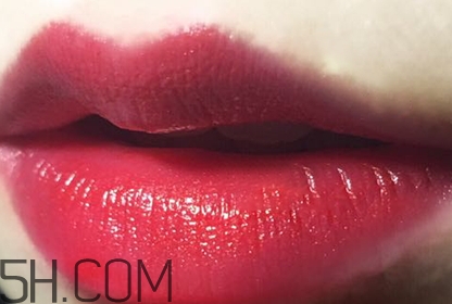 草莓紅口紅是什么顏色？草莓紅口紅效果圖